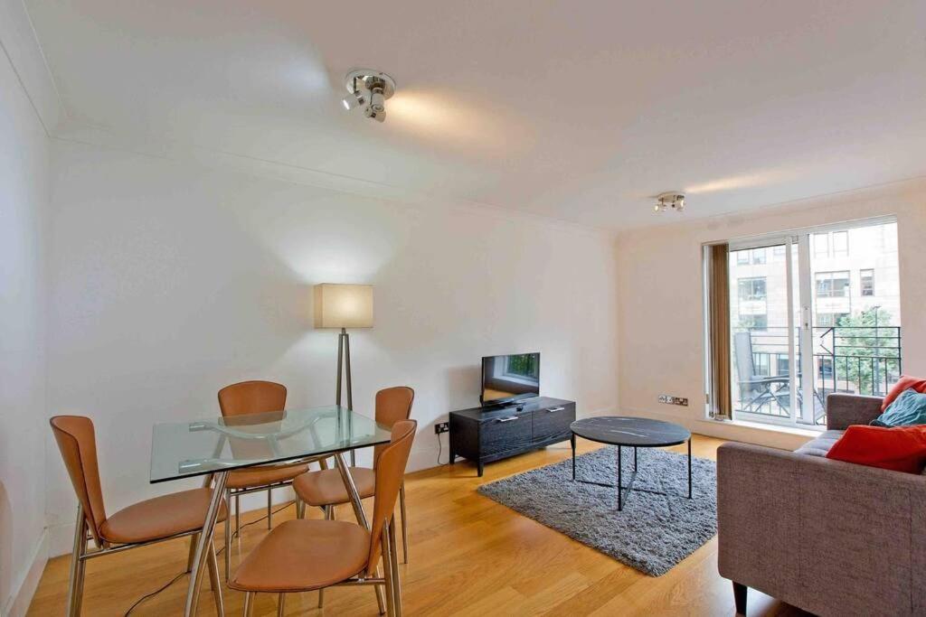 Cosy 1 Bed Globe View St Pauls Appartamento